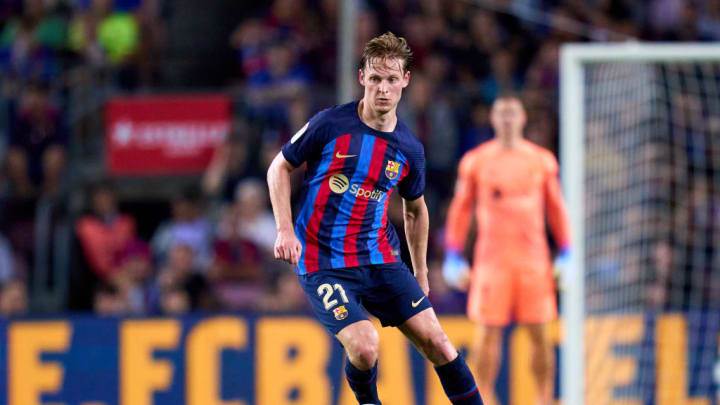 Frenkie de Jong automaticky nabídl návrat do středu zálohy